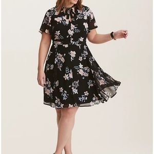 EUC TORRID FLORAL PRINT CHIFFON SKATER DRESS